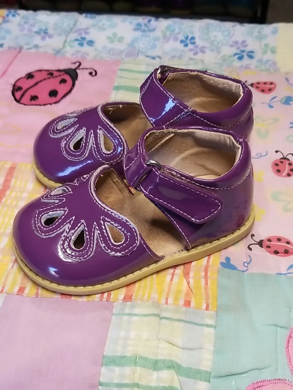 Livie & Luca Purple Patent Leather Mary Janes Size 5 Grape Petals